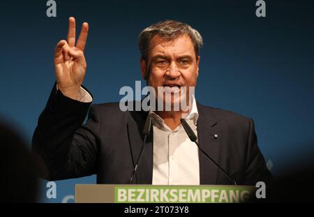 Landtagswahl 2023. Markus Söder Ministerpräsident des Freistaates Bayern und Innenminister Joachim Herrmann unterstützt Friedrich Merz Parteivorsitzender der CDU in Nürnberg, Bayern, Deutschland. Oktober 2023. Quelle: Imago/Alamy Live News Stockfoto