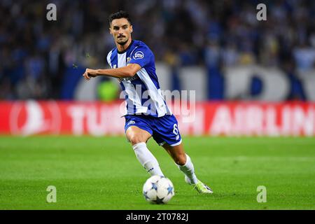 Hafen, Portugal. Oktober 2023. Estadio do Dragao Stephen Eustaquio aus Porto, während des Spiels zwischen Porto und Barcelona, in der zweiten Runde der Gruppe H der UEFA Champions League 2023/2024 in Estadio do Dragao am Mittwoch, 04. 30761 (Daniel Castro/SPP) Credit: SPP Sport Press Photo. /Alamy Live News Stockfoto