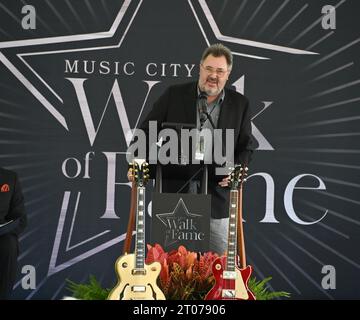 Nashville, USA. Oktober 2023. Vince Gill bei der 2023 Music City Walk of Fame Induction Ceremony am 4. Oktober 2023 in Nashville, TN. © Tammie Arroyo/AFF-USA.com Credit: AFF/Alamy Live News Stockfoto