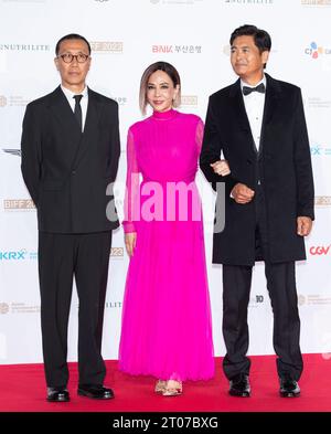 Busan, Südkorea. Oktober 2022. Der chinesische Schauspieler Chow Yun-FAT kommt am 4. Oktober 2023 im Busan Cinema Center in Busan, südlich von Seoul, Südkorea, bei der Eröffnungszeremonie des 28. Busan International Film Festivals. (Foto: Lee Young-HO/SIPA USA) Credit: SIPA USA/Alamy Live News Stockfoto