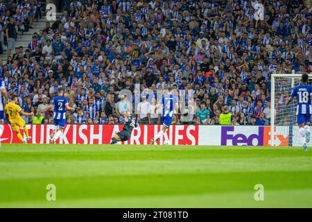 Porto, Portugal. Oktober 2023. PORTO, PORTUGAL - 4. OKTOBER: Spiel zwischen dem FC Porto und dem FC Barcelona in der Gruppe H der UEFA Champions League am 4. Oktober 2023 in Estádio do Dragão in Porto, Portugal. (Foto: Sergio Mendes/PxImages) Credit: PX Images/Alamy Live News Stockfoto