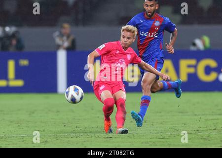 Tokio, Japan. Oktober 2023. Theerathon Bunmathan (Buriram United) Fußball/Fußball : AFC Champions League 2023-24 Gruppenphase zwischen Ventforet Kofu - Buriram United im Japan National Stadium in Tokio, Japan. Quelle: YUTAKA/AFLO SPORT/Alamy Live News Stockfoto