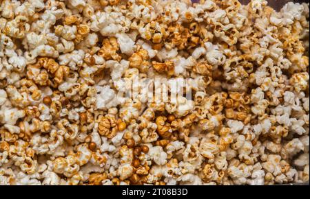 Textur Popcorn Hintergrund. Street Food. Nahaufnahme Stockfoto