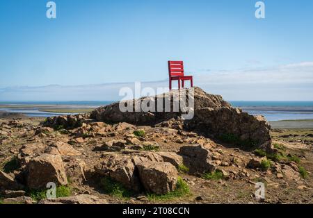 Der Rote Stuhl in Island an einem Sommertag Stockfoto