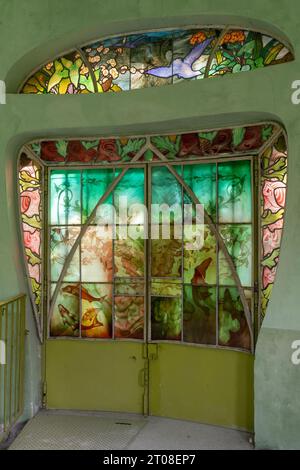 Buntglasfenster im Aquarium der Ecole de Nancy Museum Stockfoto