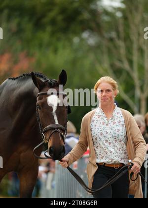 Rosalind CANTER aus Großbritannien mit MHS Seventeen während der ersten Pferdeinspektion bei den Boekelo Horse Trials CCIO 4*-NC-L am 4. Oktober 2023, Niederlande (Foto: Maxime David/MXIMD Pictures - mximd.com) Stockfoto