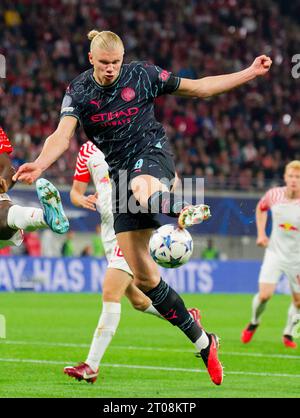 Erling Haaland, MANCITY 9 im Gruppenspiel G RB LEIPZIG - MANCHESTER CITY 1-3 der Fußball UEFA Champions League in der Saison 2023/2024 in Leipzig, 4. Oktober 2023. Gruppenphase, RBL, Red Bull © Peter Schatz / Alamy Live News Stockfoto