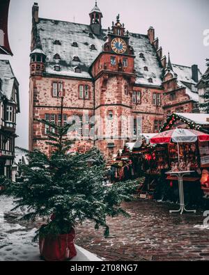 Rathaus in marburg, deutschland zur weihnachtszeit Stockfoto