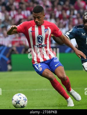 Madrid, Spanien. Oktober 2023. Samuel Lino aus Madrid während des Fußballspiels der Gruppe E zwischen Atletico de Madrid und Feyenoord am 4. Oktober 2023 im Civitas Metropolitano Stadion in Madrid. Foto: Laurent Lairys/ABACAPRESS.COM Credit: Abaca Press/Alamy Live News Stockfoto