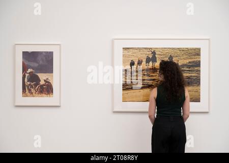 Gagosian, London, Großbritannien. Oktober 2023. Zeitgleich mit Frieze London präsentiert Gagosian einen umfassenden Überblick über Richard Prince’ frühe Fotografie aus dem ersten Gründungsdekaden seiner Karriere von 1978 bis 1988. Die Ausstellung vereint über 100 von Prince’s Fotografien aus Printwerbung, darunter Mode, Uhren, Zigaretten und Schmuck, und untersucht Prinz’ frühes Interesse am Akt der Re-Fotografie und der Untersuchung von Medien, Fälschungen und wahrheitsgetreuer Reportage. Quelle: Malcolm Park/Alamy Live News Stockfoto