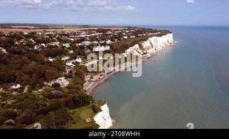 Aus der Vogelperspektive auf St. Margaret's Bay, von der West Side, mit Blick nach Osten. Stockfoto