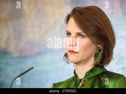 20231005 Pressekonferenz zum Informationsfreiheitsgesetz WIEN, OESTERREICH - 5. OKTOBER: Europaministerin Karoline Edtstadler OEVP bei einer Pressekonferenz zum Informationsfreiheitsgesetz im Bundeskanzleramt am 5. Oktober 2023 in Wien, Oesterreich. 231005 SEPA 32 020 Copyright: XMartinxJuenx SEPAxMedia Credit: Imago/Alamy Live News Stockfoto