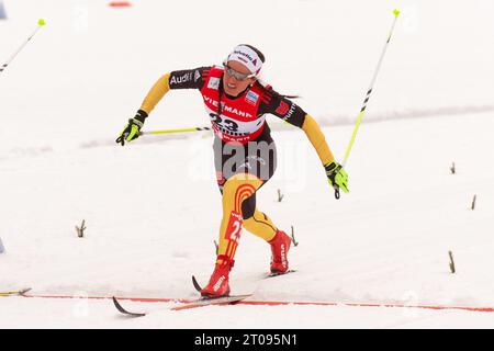 Nicole FESSEL Aktion im Ziel 1,2 km Frauen Classic Sprint FIS Nordische Ski Weltmeisterschaft in Val di Fiemme, Italien am 21.02.2013 Stockfoto