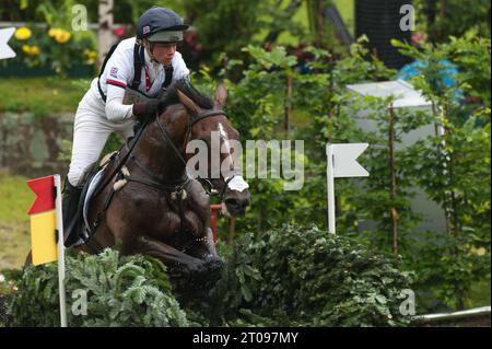 Isabelle (Izzy) TAYLOR GBR Aktion auf KBIS Briarlands Matilda Vielseitigkeit, Cross Country CHIO Aachen 2013 in Aachen, Deutschland am 29.06.2013 Stockfoto