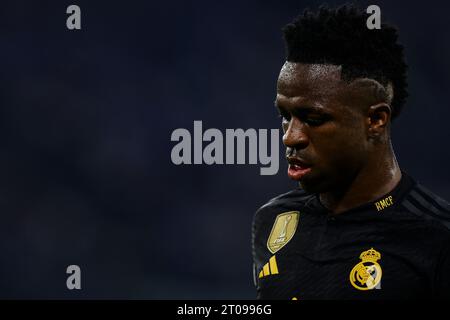 Der brasilianische Stürmer Vinicius Junior von Real Madrid trifft am 3. Oktober 2023 im Diego Armando Maradona Stadion in Neapel, Süditalien, auf das Spiel der UEFA-Champions-Liga zwischen SSC Napoli und Real Madrid. Stockfoto