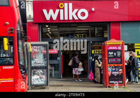 London, Großbritannien. Oktober 2023. Letzter Tag des Handels mit Tooting für die Einzelhandelskette Wilko, während das Unternehmen in die Verwaltung geht. Quelle: JOHNNY ARMSTEAD/Alamy Live News Stockfoto