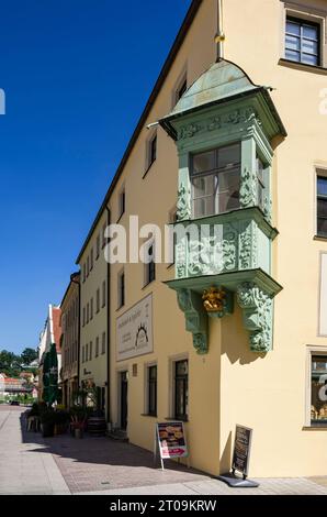 Das sogenannte Engelserkerhaus, ein mittelalterliches Kaufmannshaus in der historischen Altstadt von Pirna, Sachsen. Stockfoto