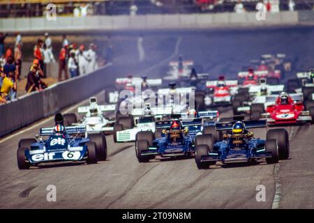 Start, Francois Cevert (6), Elf Team Tyrrell, Tyrrell 006, Ford Cosworth, Emerson Fittipaldi (1), John Player Team Lotus, Lotus 72E, Ford Cosworth, Ronnie Peterson (2), John Player Team Lotus, Lotus 72E, Ford Cosworth, Action während der Formel-1-Weltmeisterschaft 1973, Schweden Grand Prix, am 17. Juni 1973 auf der Anderstorp-Rennstrecke in Anderstorp, Schweden - Foto DPPI Stockfoto