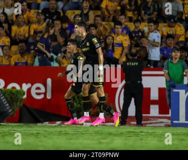 Monterrey, Mexiko. Oktober 2023. Oktober 2023; Monterrey, Nuevo León, Mexiko, Estádio Universitário; Liga BBVA MX Runde 11 Spiel zwischen Club Tigres UANL und Toluca. Toluca zieht am Ende des Spiels aus. Obligatorischer Credit: Toby Tande Credit: Px Images/Alamy Live News Stockfoto