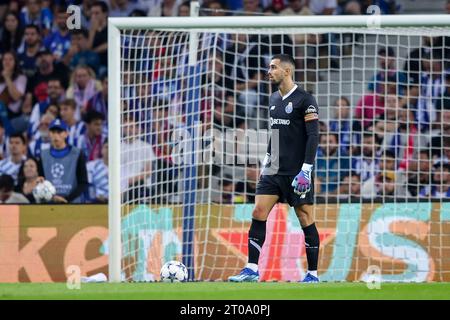 Diogo Costa (FC Porto) in Aktion während der UEFA Champions League Gruppe H, Spiel 2, Spiel zwischen dem FC Porto und dem FC Barcelona Stockfoto