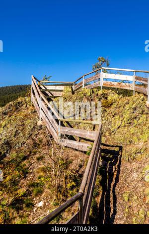 Schöne Herbstwanderung durch den Sternengrund zwischen Zella-Mehlis und Oberhof im Thüringer Wald - Thüringen - Deutschland Stockfoto