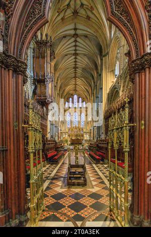 Blick auf den Chor in der Ely Cathedral, Cambridgeshire, England, Großbritannien Stockfoto