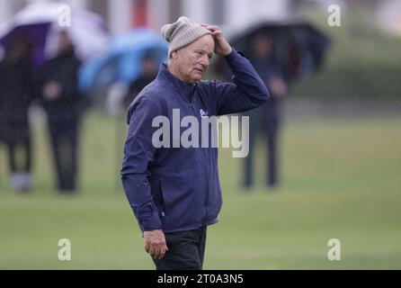 Bill Murray auf dem 18. Grün, nachdem er seine Runde am ersten Tag der Alfred Dunhill Links Championship 2023 in St. Andrews beendet hatte. Bilddatum: Donnerstag, 5. Oktober 2023. Stockfoto