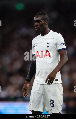 LONDON, UK - 30. September 2023: Yves Bissouma von Tottenham Hotspur sieht beim Premier League Spiel zwischen Tottenham Hotspur und Liverpool FC AT an Stockfoto