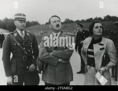 Adolf Hitler und Leni Riefenstahl planen die Dreharbeiten von Triumph des Willens Stockfoto
