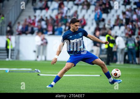 Konstantinos Mavropanos (West Ham United, #15), GER, SC Freiburg (SCF) vs West Ham United (WHU), Fussball UEFA Europa League, Gruppe A, 2. Spieltag, Saison 2023/2024, 05.10.2023 Foto: Eibner-Pressefoto/Michael Memmler Stockfoto