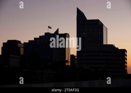 Blick auf die Skyline der Innenstadt von Sacramento, Kalifornien, USA. Stockfoto