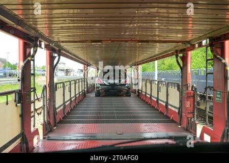 Auto, Autozug, Sylt-Shuttle, Niebüll, Schleswig-Holstein, Deutschland *** Autos, Autozug, Sylt Shuttle, Niebüll, Schleswig Holstein, Deutschland Credit: Imago/Alamy Live News Stockfoto