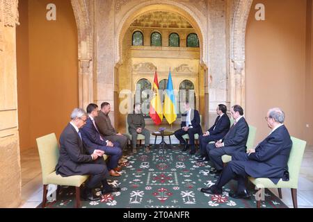 Granada, Spanien. Oktober 2023. Der spanische König Felipe VI. Und Letizia Ortiz, Zelenskyduring treffen sich mit EuropaPolitiker anlässlich des Gipfels der Europäischen Politischen Gemeinschaft am Donnerstag, 5. Oktober 2023 in Granada. Quelle: CORDON PRESS/Alamy Live News Stockfoto