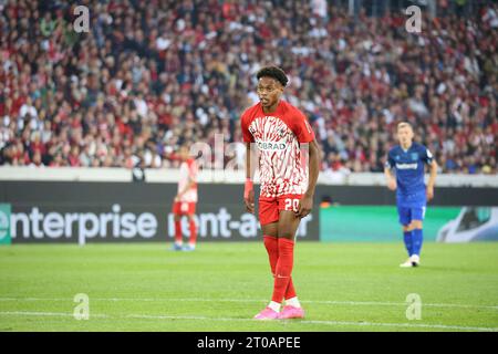 Freiburg, Deutschland. Oktober 2023. Freiburg, Deutschland 05. Oktober 2023: Europa League - 2023/2024 - SC Freiburg vs. West Ham United im Bild: Junior Adamu (SC Freiburg) Credit: dpa/Alamy Live News Stockfoto