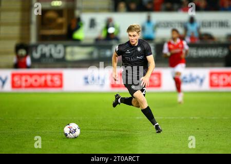 AESSEAL New York Stadium, Rotherham, England - 4. Oktober 2023 Sam Bell (20) von Bristol City - während des Spiels Rotherham gegen Bristol City, Sky Bet Championship, 2023/24, AESSEAL New York Stadium, Rotherham, England - 4. Oktober 2023 Credit: Arthur Haigh/WhiteRosePhotos/Alamy Live News Stockfoto