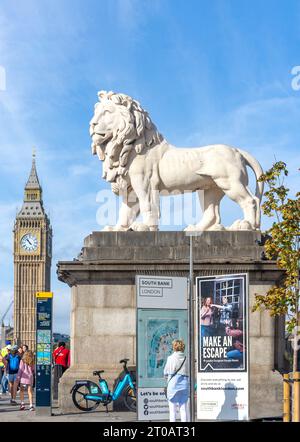 Big Ben and South Bank Lion, Westminster Bridge, South Bank, London Borough of Lambeth, Greater London, England, Vereinigtes Königreich Stockfoto