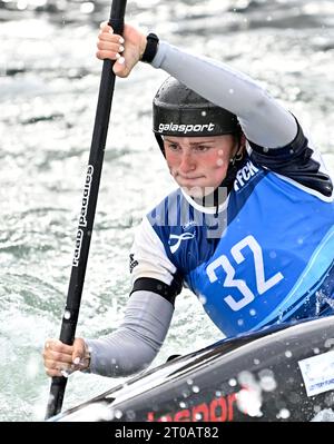 Vaires-sur-Marne, d'Île-de-France, Frankreich. Oktober 2023. 2023 Kanufahren-WM-Finale. Stade Nautique Olympique. Vaires-sur-Marne, d'Île-de-France. Phoebe Spicer (GBR) in den Womens Kajak Heats während der Kanu-Weltmeisterschaft 2023 im Stade Nautique Olympique, Frankreich. Quelle: Sport In Pictures/Alamy Live News Stockfoto