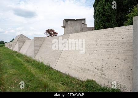 Tomba Brion, entworfen vom venezianischen Architekten Carlo Scarpa, befindet sich in San Vito d'Altivole in der Nähe von Tre Stockfoto