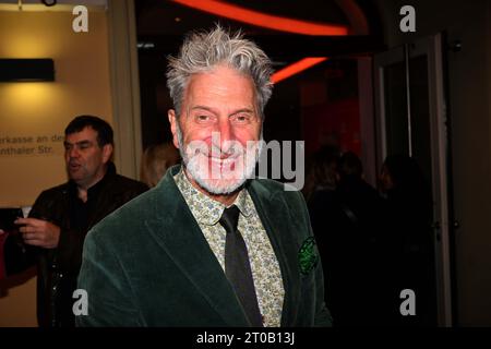 München, Deutschland. Oktober 2023. Schauspieler Rufus Beck bei der deutschen Premiere des Musicals „Wüstenblume“ am Deutschen Theater. Quelle: Felix Hörhager/dpa/Alamy Live News Stockfoto