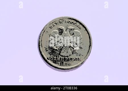 Eine russische Rubel-Münze auf violettem Hintergrund Stockfoto