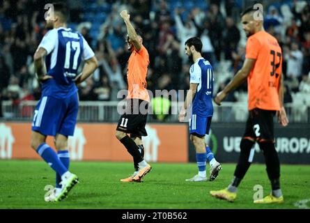 Pristina, Kosovo. Oktober 2023. PRISTINA, KOSOVO - 5. OKTOBER: Qendrim Zyba aus Ballkani feiert nach dem Spiel der UEFA Europa Conference League Gruppe C zwischen Ballkani und GNK Dinamo Zagreb im Stadiumi Fadil Vokrri am 5. Oktober 2023 in Pristina, Kosovo. Foto: Marko Lukunic/PIXSELL Credit: Pixsell/Alamy Live News Stockfoto