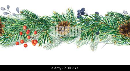 Nahtloser Weihnachtsrand mit Beeren, Tannenzapfen und Ästen. Handgemalter Tannenrand isoliert auf weißem Hintergrund. Botanik Stockfoto