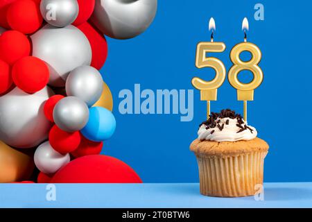Geburtstagskarte mit Ballons - Kerzennummer 58 Stockfoto