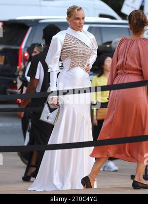 New York City, Usa. Oktober 2023. Diane Kruger nimmt am 5. Oktober 2023 an der New York City Ballet Gala im Lincoln Center in New York City Teil. Foto: Charles Guerin/ABACAPRESS.COM Credit: Abaca Press/Alamy Live News Stockfoto