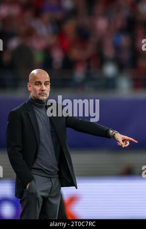 Leipzig, Deutschland. Oktober 2023. Fußball: Champions League, Spieltag 2, Gruppe G, RB Leipzig - Manchester City in der Red Bull Arena. Manchesters Trainer PEP Guardiola Gesten. Quelle: Jan Woitas/dpa/Alamy Live News Stockfoto