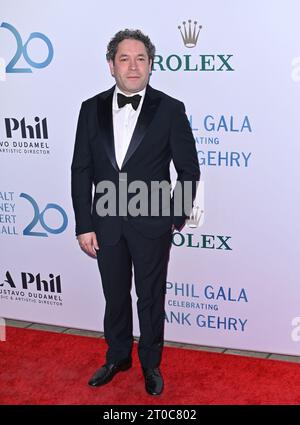 Los Angeles, USA. Oktober 2023. Gustavo Dudamel bei der Los Angeles Philhamonic Gala anlässlich des 20. Jahrestages der Walt Disney Concert Hall. Bildnachweis: Paul Smith/Alamy Live News Stockfoto