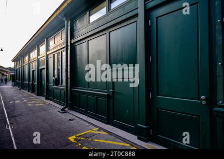Außerhalb eines öffentlichen Marktes in Wien Stockfoto