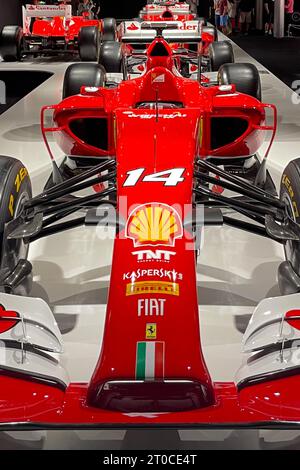 Llanera , Spanien - 10 02 2023 : Ferrari-Shell Nummer 14 Formel-1-Auto ausgestellt Fernando Alonso Museum Stockfoto