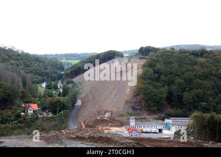 Pressetermin zum offiziellen Baubeginn der Talbrücke Rahmede. Baubeginn Talbrücke Rahmede am 05.10.2023 in Lüdenscheid/Deutschland. *** Pressetag für den offiziellen Baubeginn des Viaduktviadukts Rahmede Baubeginn Viaduktviadukt Rahmede am 05 10 2023 in Lüdenscheid Deutschland Credit: Imago/Alamy Live News Stockfoto