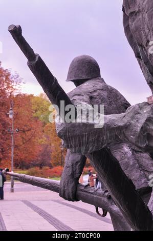 Warschauer Aufstand 1944 Denkmal, enthüllt am 1. August 1989, kurz vor dem Ende des Kommunismus in Polen. Warschau, Polen, Oktober 2012. Stockfoto